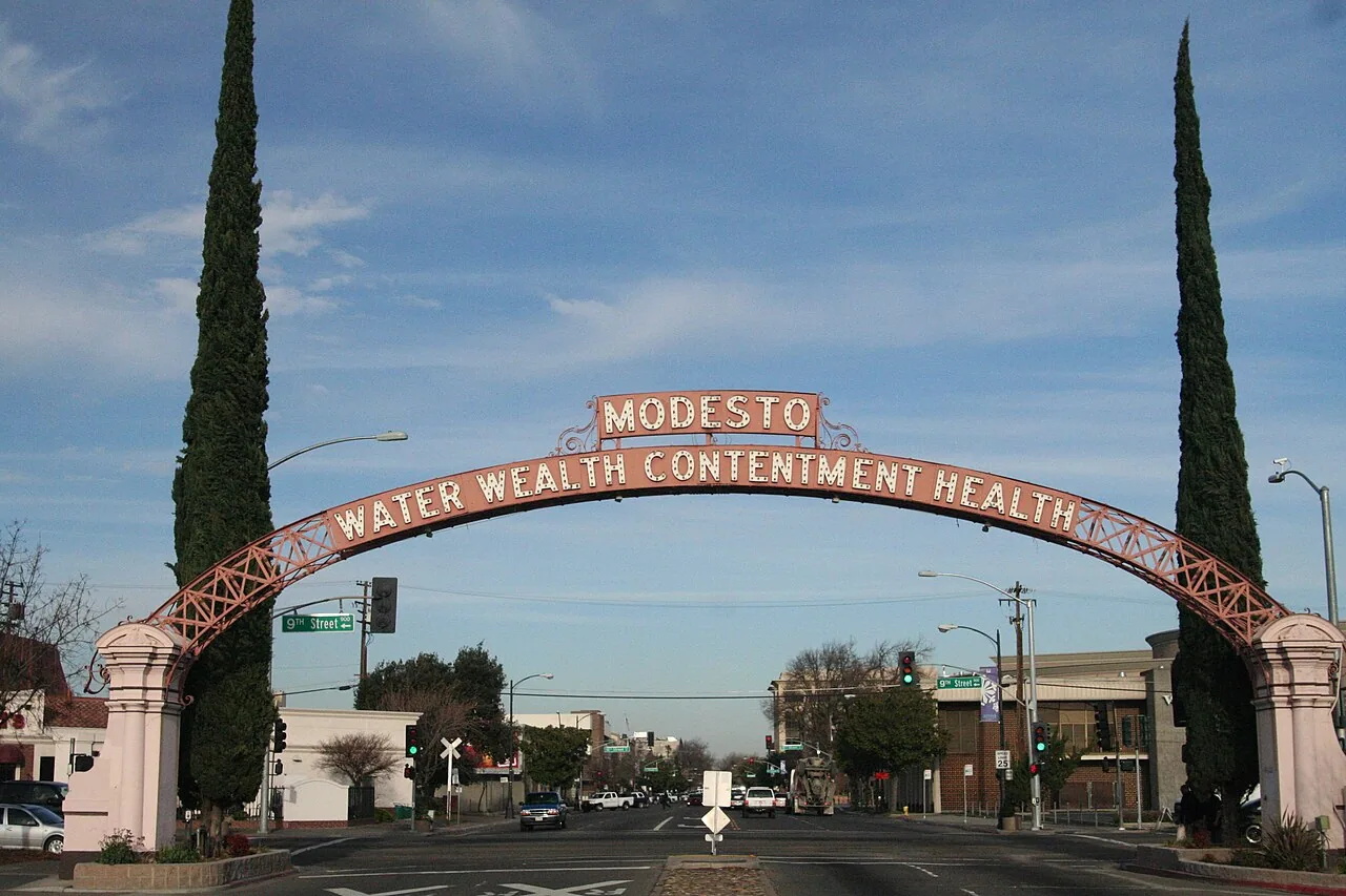 Downtown Modesto arch Downtown Modesto arch